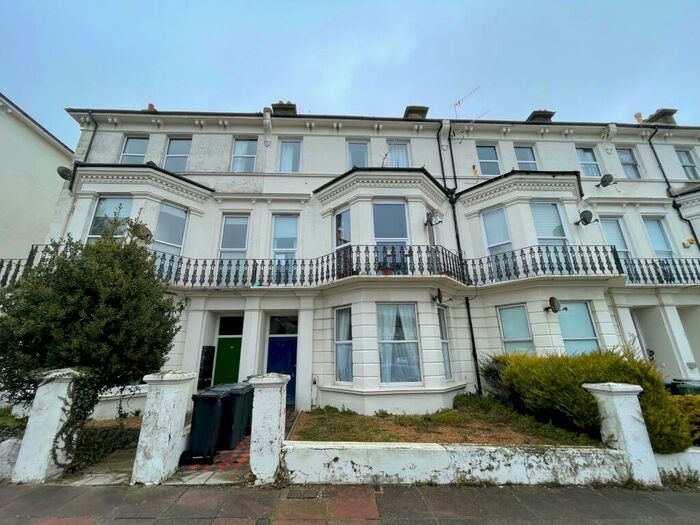 2 Bedroom Flat To Rent In Upperton Gardens, Eastbourne, BN21