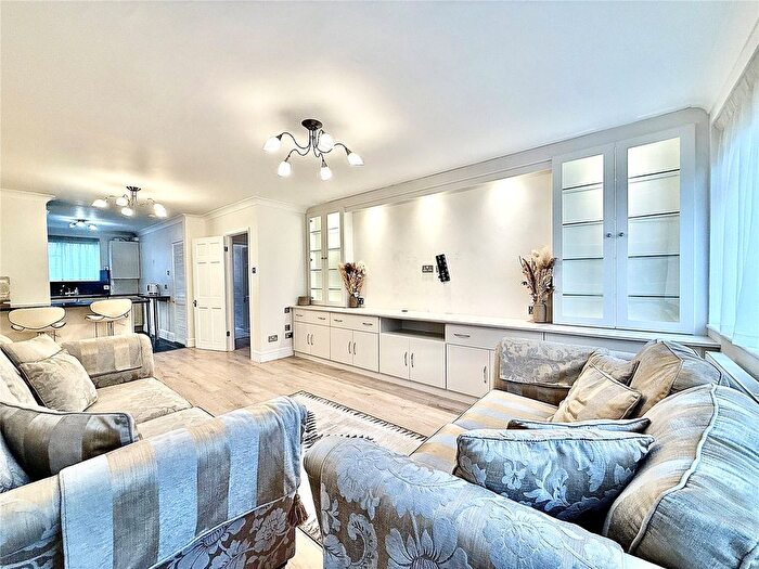 2 Bedroom Flat To Rent In Montpelier Road, Ealing, London, W5