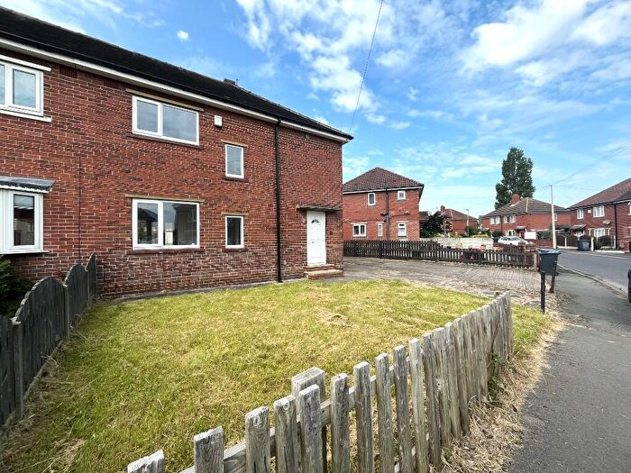 3 Bedroom Semi-Detached House To Rent In Derwent Crescent, Athersley, Barnsley, S71