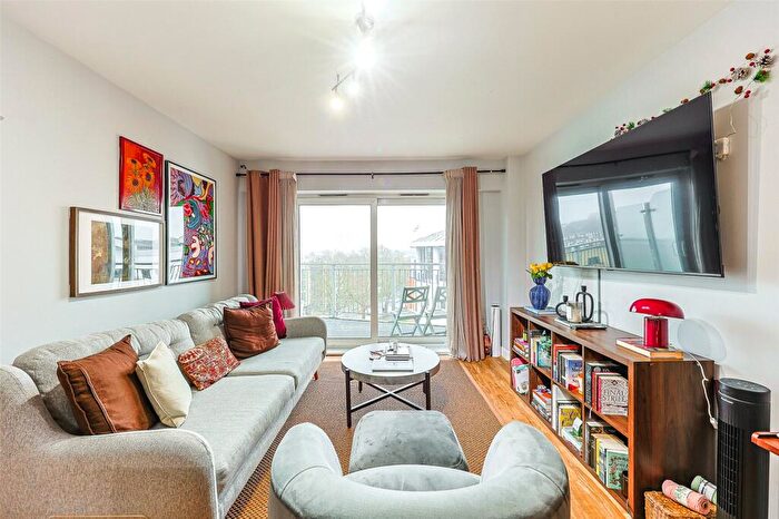 2 Bedroom Apartment For Sale In Boulevard Drive, Beaufort Park, Colindale, NW9