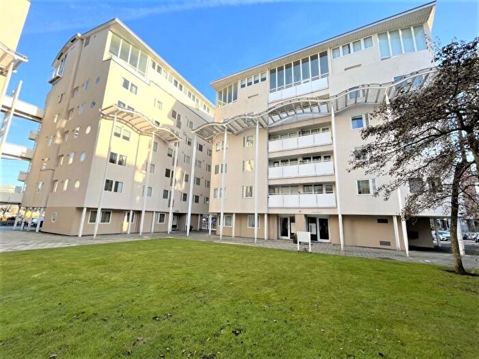 2 Bedroom Apartment To Rent In Royal Quay, Liverpool, L3