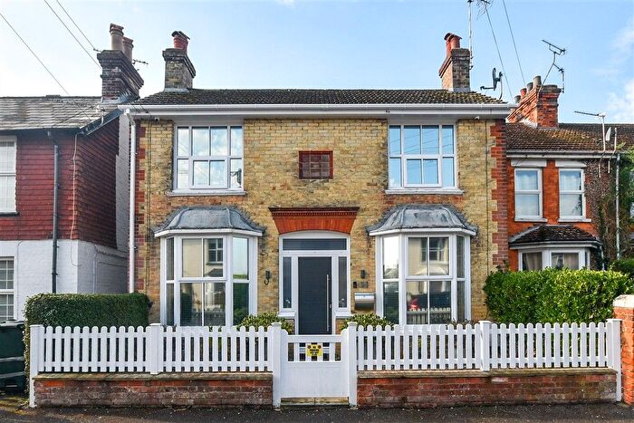 2 Bedroom Link Detached House For Sale In Royds Road, Willesborough, Ashford, Kent, TN24