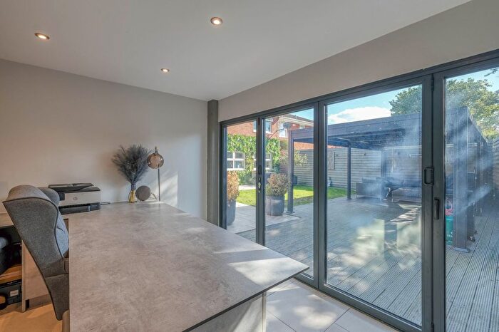 5 Bedroom Detached House For Sale In St. Nicolas Gardens, Birmingham, B38