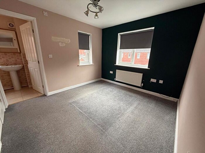 3 Bedroom Detached House To Rent In Johnson Street, Teams, Gateshead, NE8