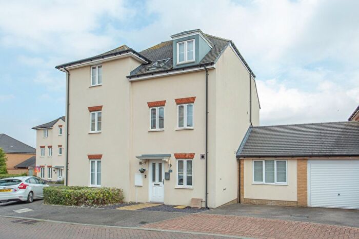 3 Bedroom Semi-Detached House For Sale In Millyard Road, Aylesham, Canterbury, Kent, CT3