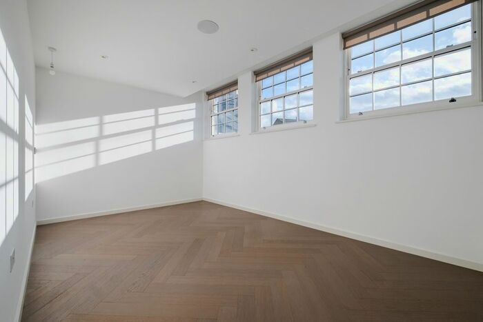 3 Bedroom Flat To Rent In Webber Street, Borough, SE1