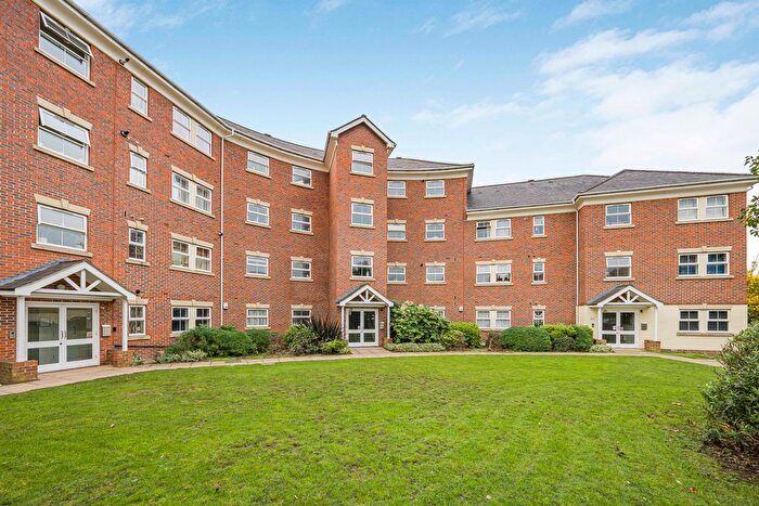 2 Bedroom Flat To Rent In Morton Close, Uxbridge, UB8