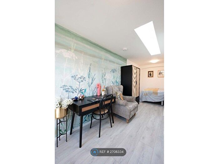 Studio To Rent In Ramsden Square, Cambridge, CB4