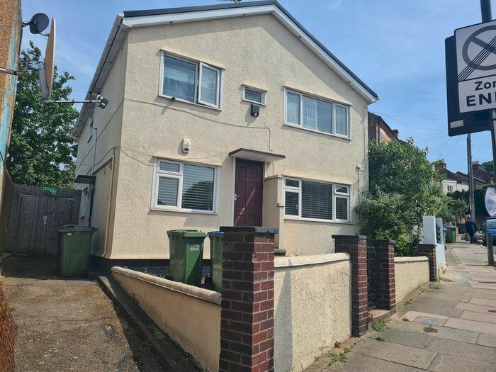 2 Bedroom Maisonette To Rent In Lakedale Road, Plumstead, SE18