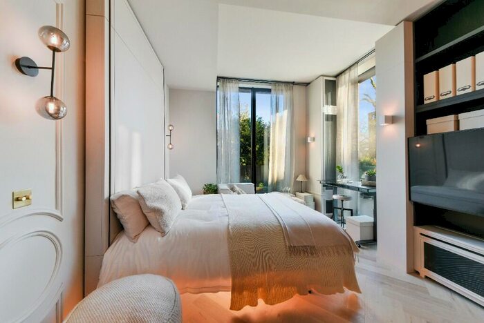 Studio To Rent In Carlingford Gardens, Mitcham, Surrey, CR4