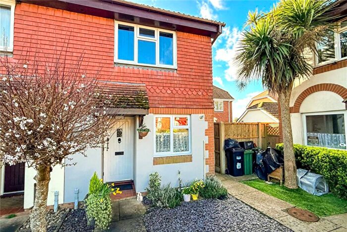 2 Bedroom End Of Terrace House For Sale In Stag Close, New Milton, Hampshire, BH25