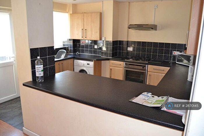 5 Bedroom End Of Terrace House To Rent In Sixth Avenue, Bristol, BS7