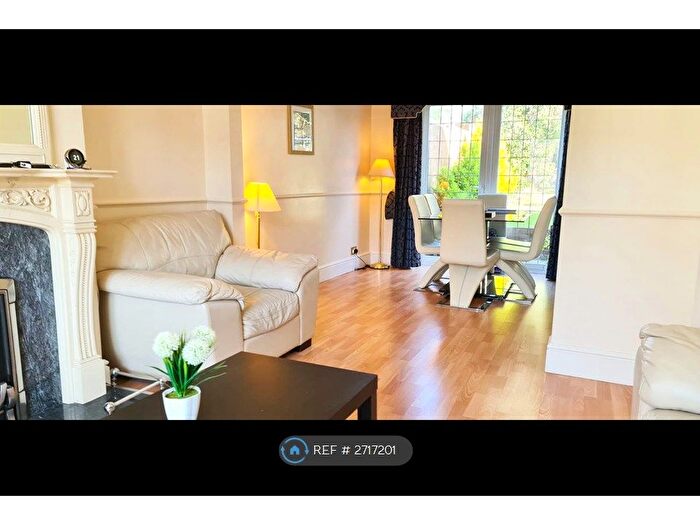 3 Bedroom End Of Terrace House To Rent In Newmarket Way, Hornchurch, RM12