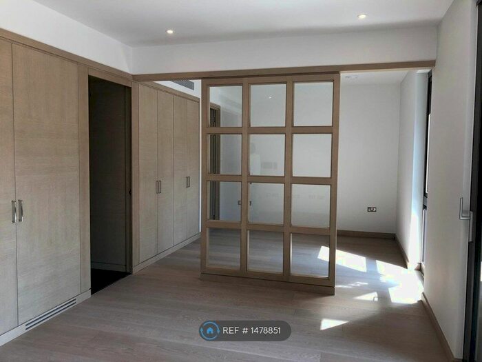 Studio To Rent In Embassy Gardens, London, SW11