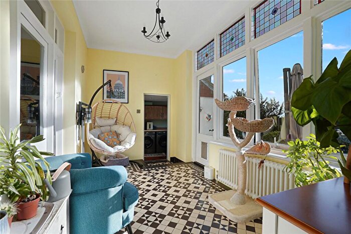 4 Bedroom Detached House For Sale In Goddington Road, Rochester, Kent, ME2