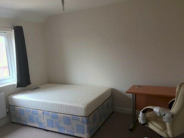 6 Bedroom House To Rent In Great Clover Leaze, Bristol, BS16