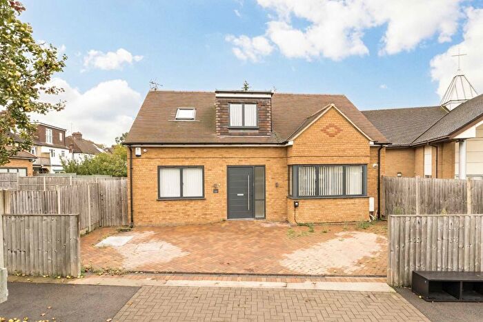 3 Bedroom Detached House To Rent In Northiam, London, N12