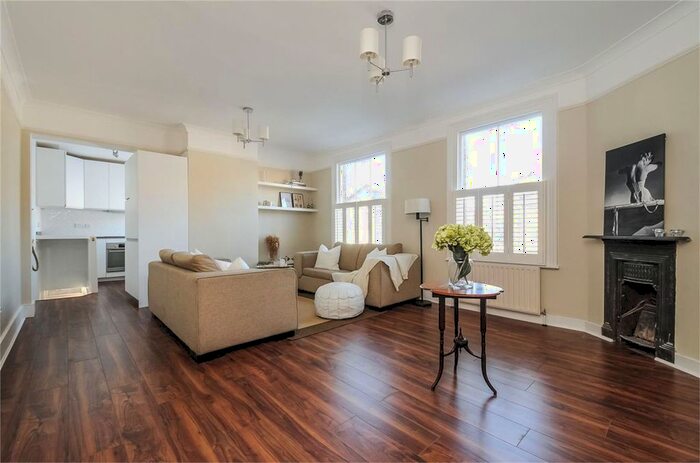 3 Bedroom Flat To Rent In Tooting Bec Road, London, SW17