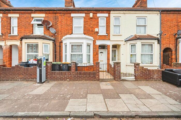2 Bedroom Terraced House For Sale In Maryville Road, Bedford, Bedfordshire, MK42