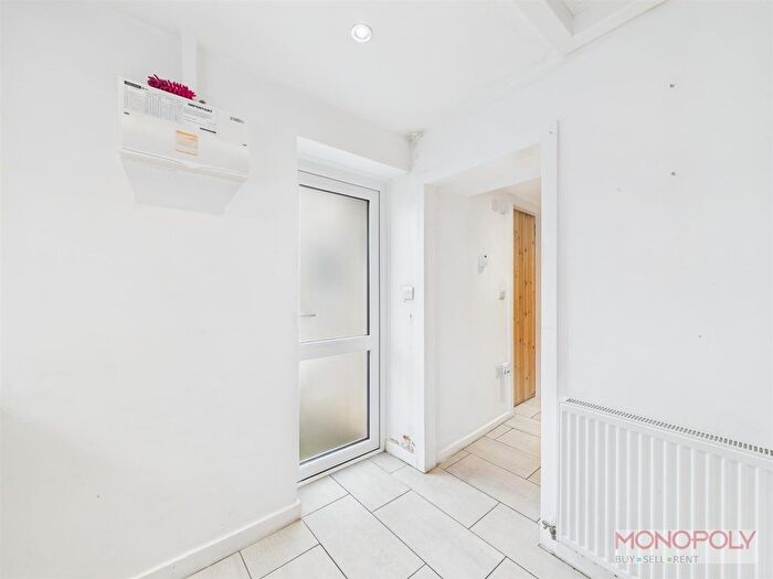 2 Bedroom Cottage For Sale In Wrexham Road, Marchwiel, Wrexham, LL13
