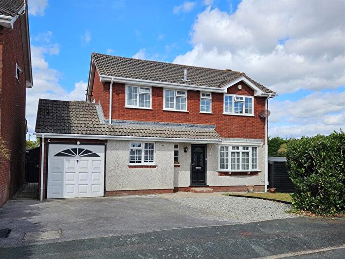 4 Bedroom Detached House For Sale In Merafield Drive, Plympton, Plymouth, PL7