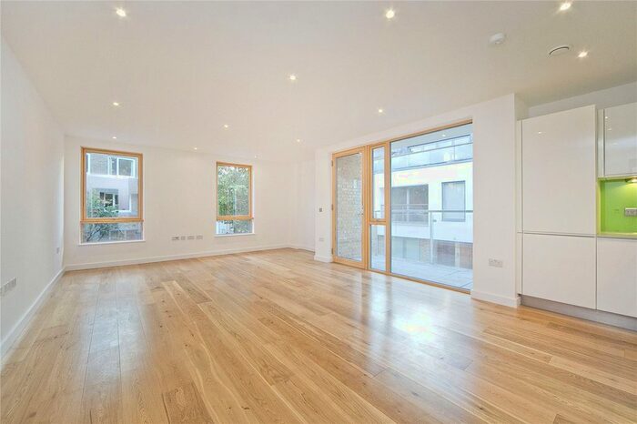 2 Bedroom Flat To Rent In Compton Avenue, Canonbury, London, N1