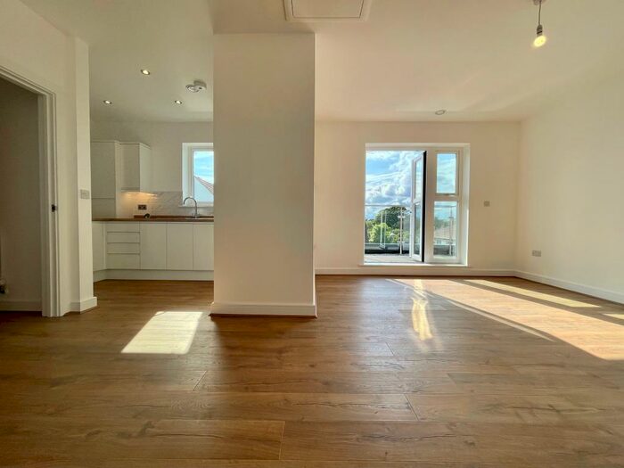 3 Bedroom Penthouse To Rent In Penhill Road, Lancing, BN15