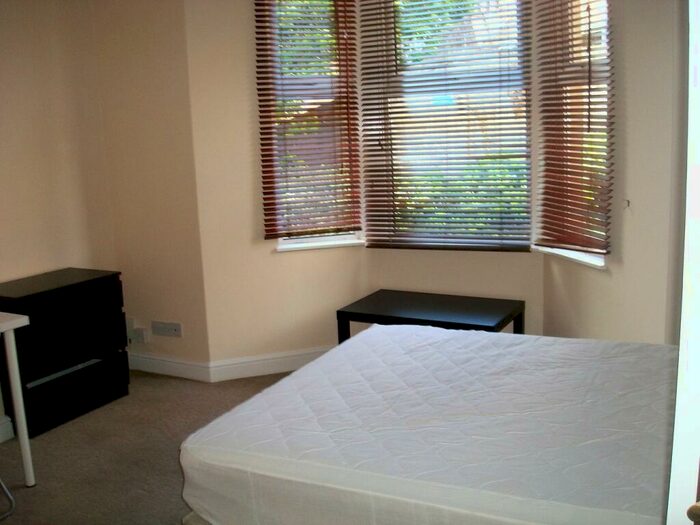 6 Bedroom House To Rent In Horfield Road, Bristol, BS2