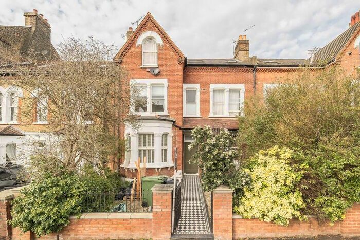 2 Bedroom Flat To Rent In Lewin Road, London, SW16