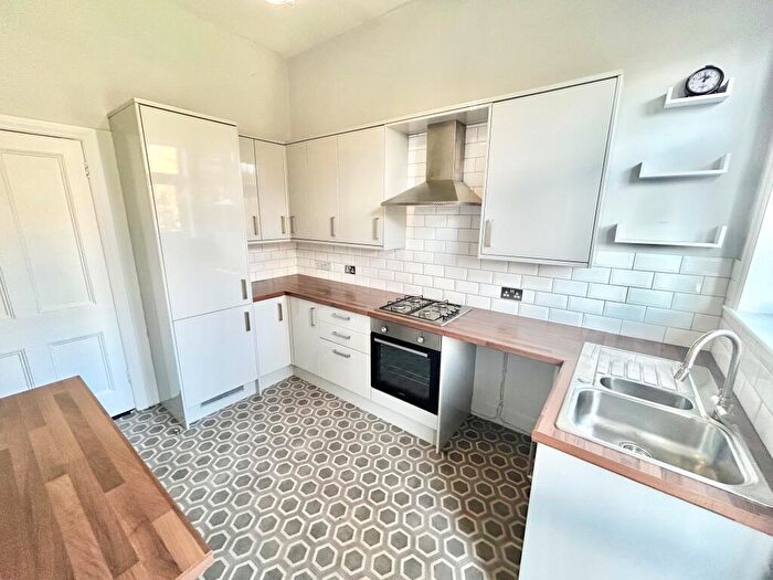 2 Bedroom Apartment To Rent In Lennox Road South, Southsea, PO5