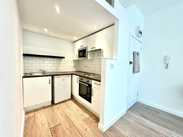 Studio To Rent In Benwell Road, Islington, London, N7