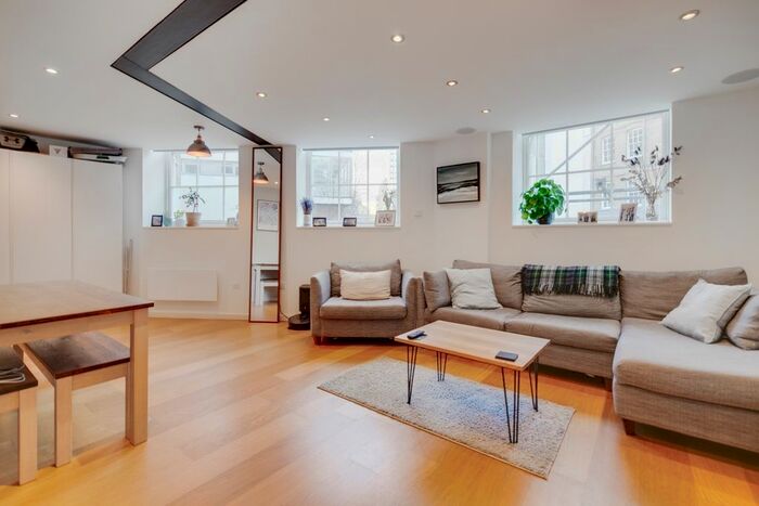 2 Bedroom Flat To Rent In Hornsey Road, London, N7