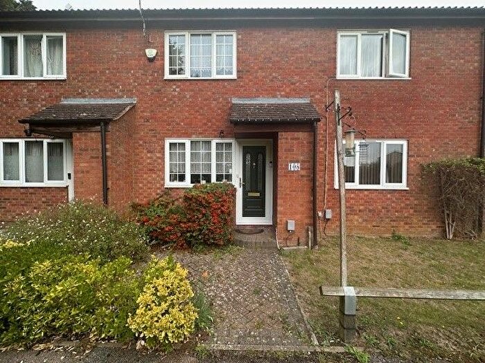 2 Bedroom Property To Rent In Fensome Drive, Dunstable, LU5
