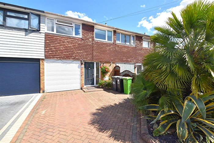 3 Bedroom Terraced House For Sale In Golden Cross Road, Rochford, SS4