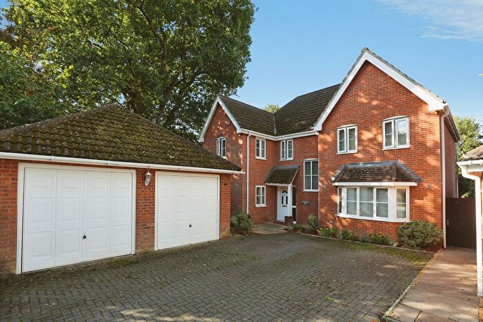 4 Bedroom Detached House For Sale In Howard Close, Chandlers Ford, Hampshire, SO53