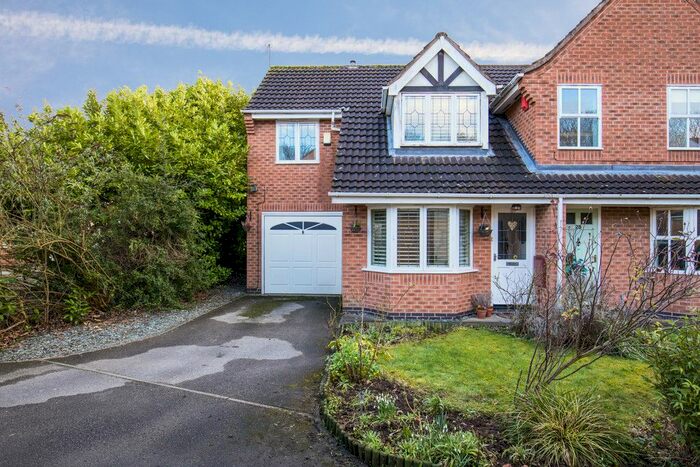 3 Bedroom Semi-Detached House To Rent In Ellwood Crescent, Wollaton, Nottingham, NG8