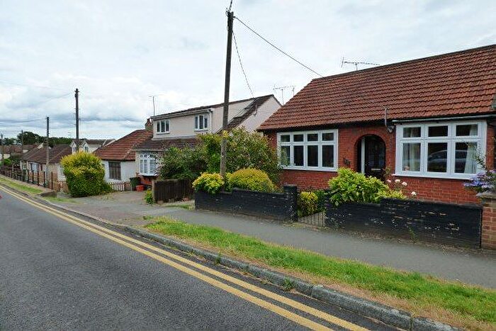 3 Bedroom Chalet To Rent In Crown Road, Billericay, CM11