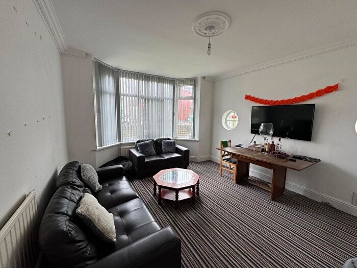 4 Bedroom Detached House To Rent In Loughborough Road, Nottingham, Nottinghamshire, NG2