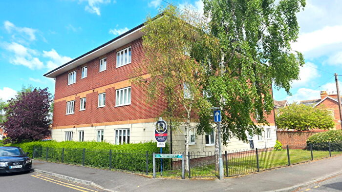 2 Bedroom Apartment For Sale In Laundry Court, Northway, Newbury, RG14