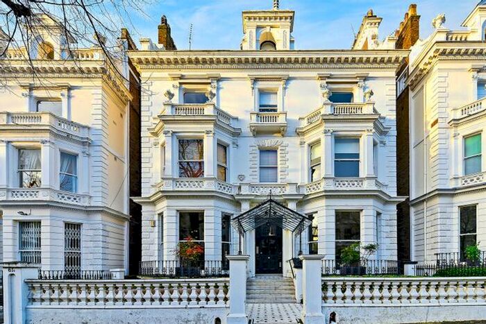 2 Bedroom Flat To Rent In Holland Park, London, Kensington, W11
