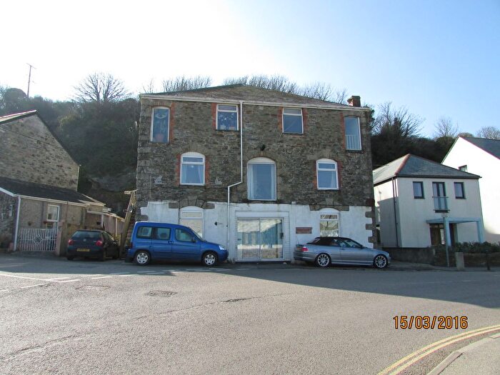 2 Bedroom Flat To Rent In Harbourside, Porthleven, TR13