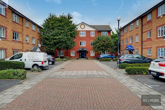 2 Bedroom Flat To Rent In Pullman Place, Eltham, London, SE9