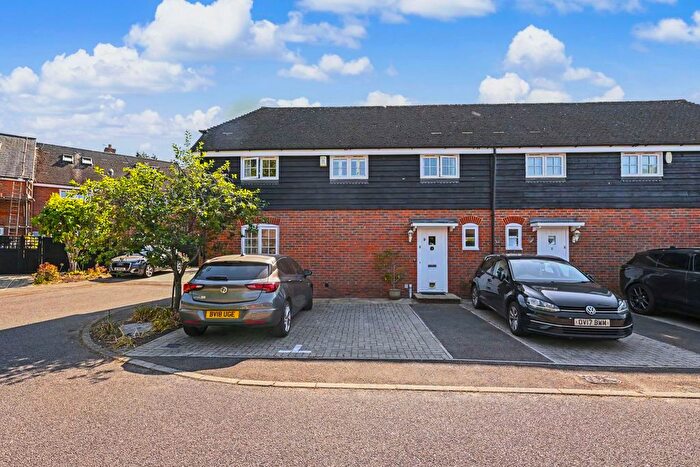3 Bedroom Semi-detached House For Sale In The Courtyards, Aston Clinton, HP22