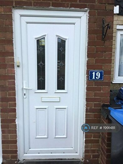 2 Bedroom Maisonette To Rent In Sunningdale Gardens, London, NW9