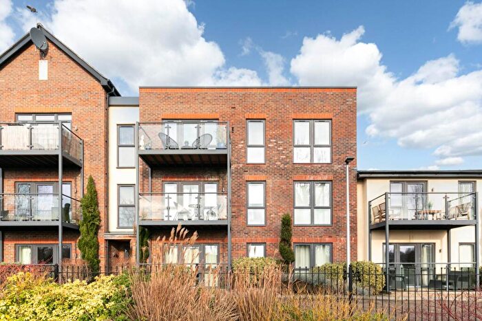 2 Bedroom Apartment For Sale In Waterman House, Arborfield, RG2