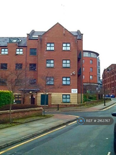 3 Bedroom Flat To Rent In Egerton House, Manchester, M15