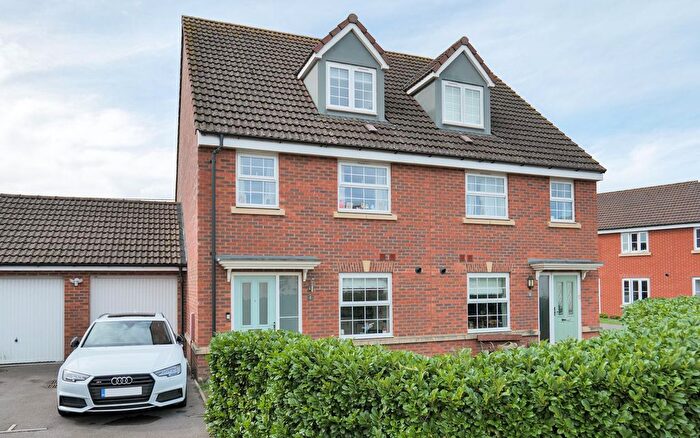 4 Bedroom Semi Detached House For Sale In Buzzard Close, Melksham, SN12