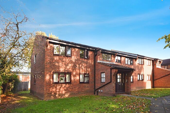 2 Bedroom Flat For Sale In Clematis Tye, Chelmsford, CM1
