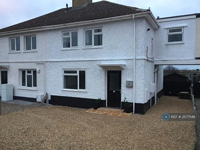 3 Bedroom Semi-Detached House To Rent In Curf Terrace, Chatteris, PE16