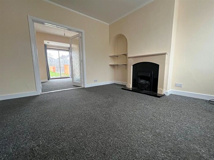 3 Bedroom Semi-Detached House To Rent In Bristol Avenue, Stadium Estate, Leicester, LE4
